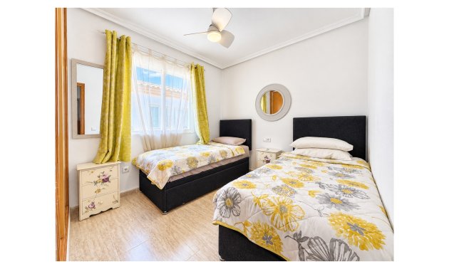 Resale - Townhouse -
Daya Nueva - Daya Nueva - Town