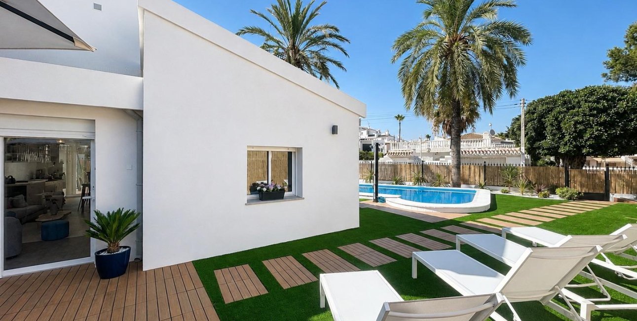 Rynek wtórny - Dom Szeregowy -
Orihuela Costa - Punta Prima