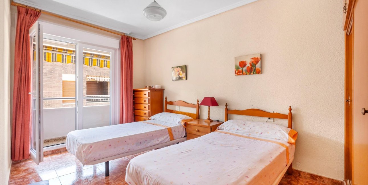 Rynek wtórny - Mieszkanie  -
Torrevieja - Playa del Cura