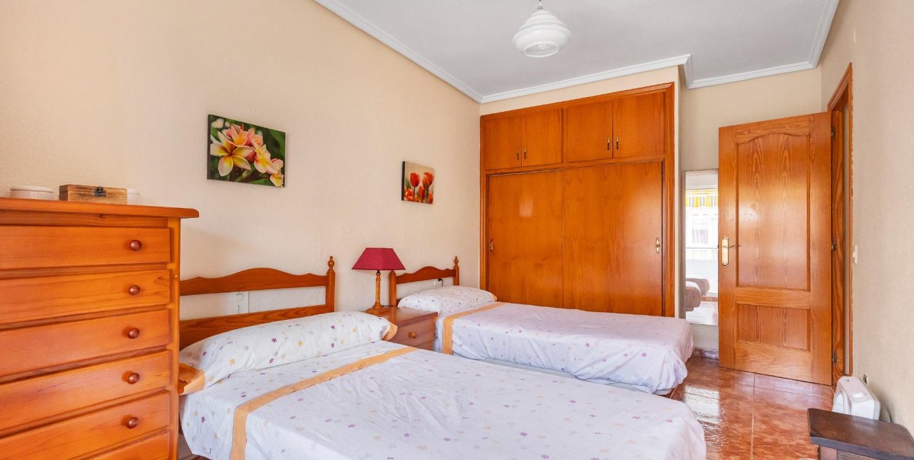 Rynek wtórny - Mieszkanie  -
Torrevieja - Playa del Cura
