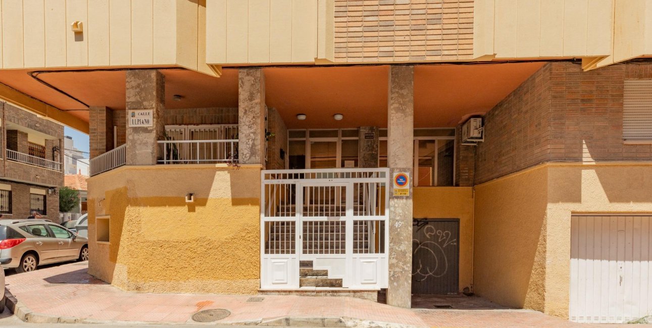 Rynek wtórny - Mieszkanie  -
Torrevieja - Playa del Cura
