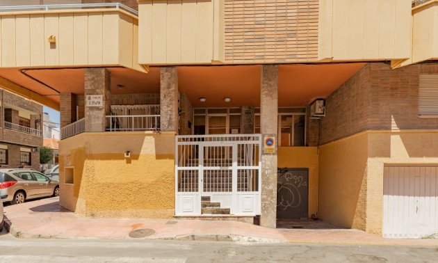 Rynek wtórny - Mieszkanie  -
Torrevieja - Playa del Cura
