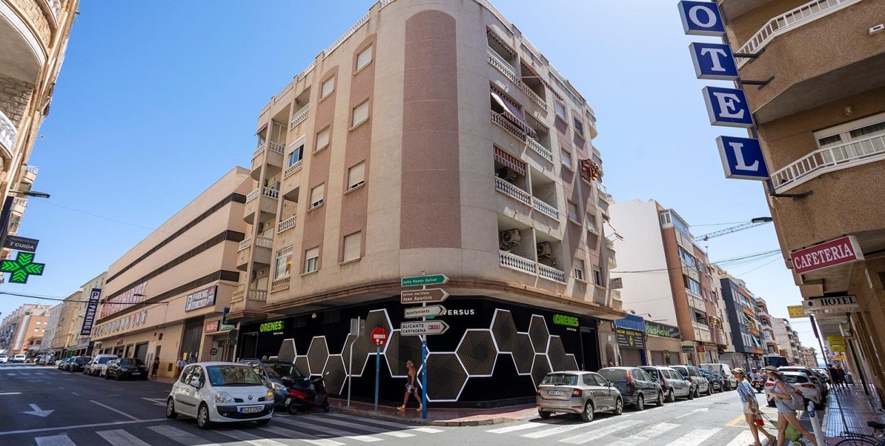 Rynek wtórny - Mieszkanie  -
Torrevieja - Estacion de autobuses