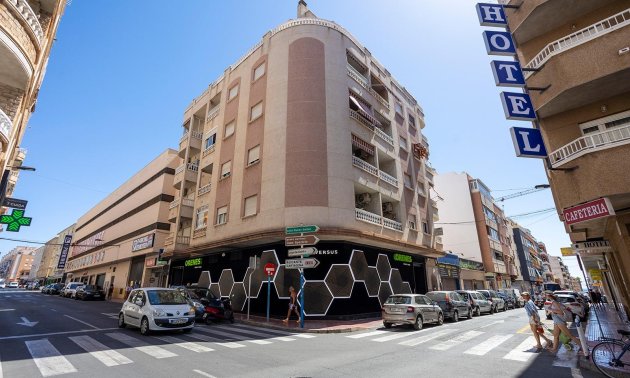 Rynek wtórny - Mieszkanie  -
Torrevieja - Estacion de autobuses