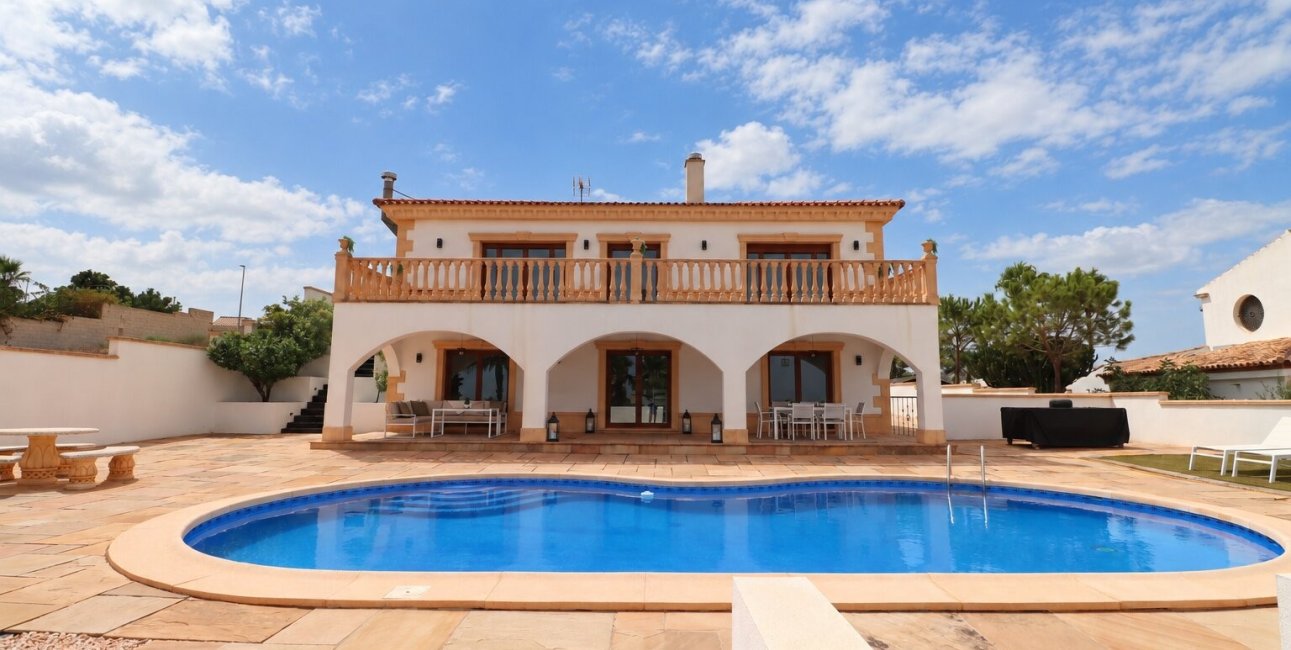 Resale - Villa -
Algorfa - Lomas de La Juliana