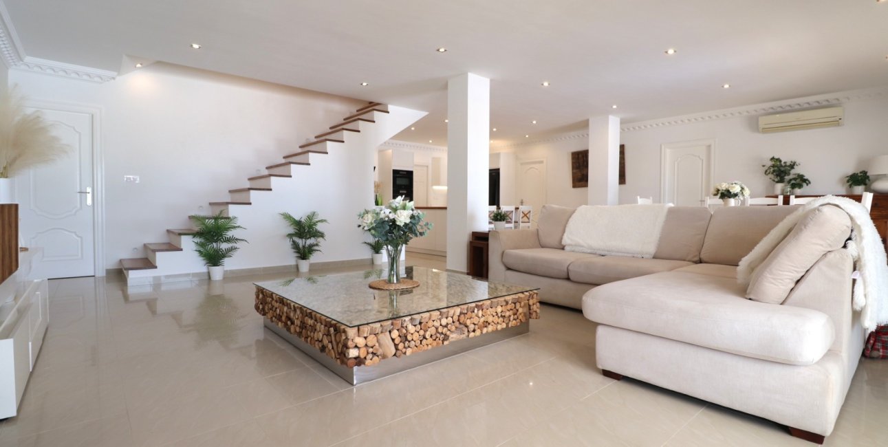 Resale - Villa -
Algorfa - Lomas de La Juliana