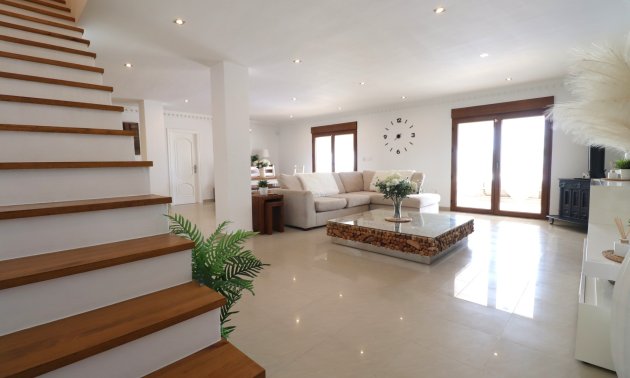 Resale - Villa -
Algorfa - Lomas de La Juliana