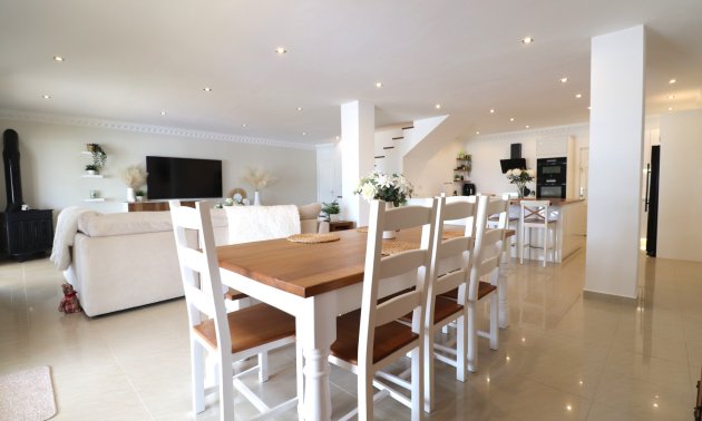 Resale - Villa -
Algorfa - Lomas de La Juliana