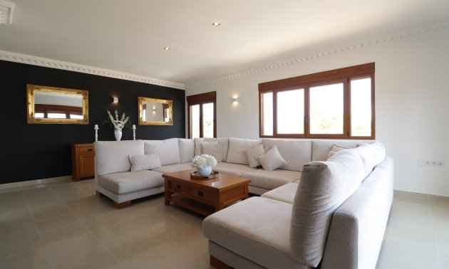 Resale - Villa -
Algorfa - Lomas de La Juliana