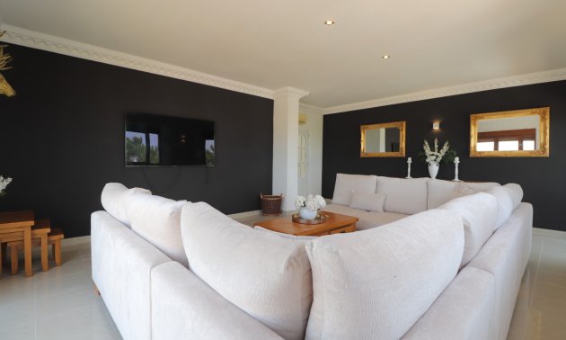 Resale - Villa -
Algorfa - Lomas de La Juliana