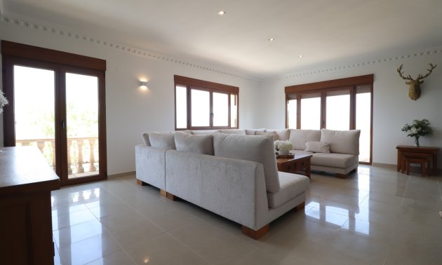 Resale - Villa -
Algorfa - Lomas de La Juliana