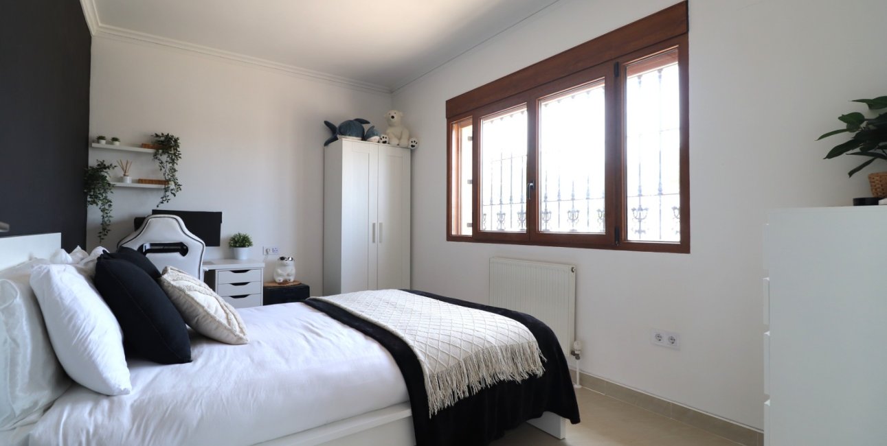 Resale - Villa -
Algorfa - Lomas de La Juliana