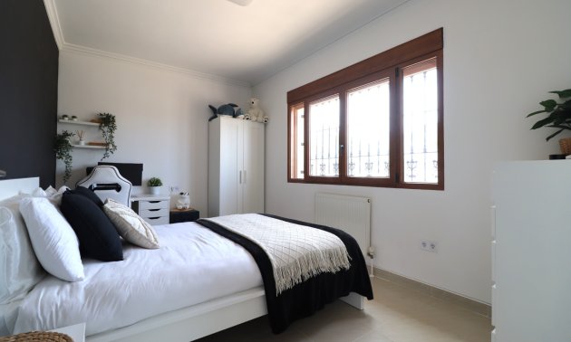 Resale - Villa -
Algorfa - Lomas de La Juliana