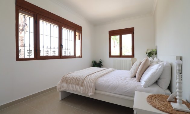 Resale - Villa -
Algorfa - Lomas de La Juliana