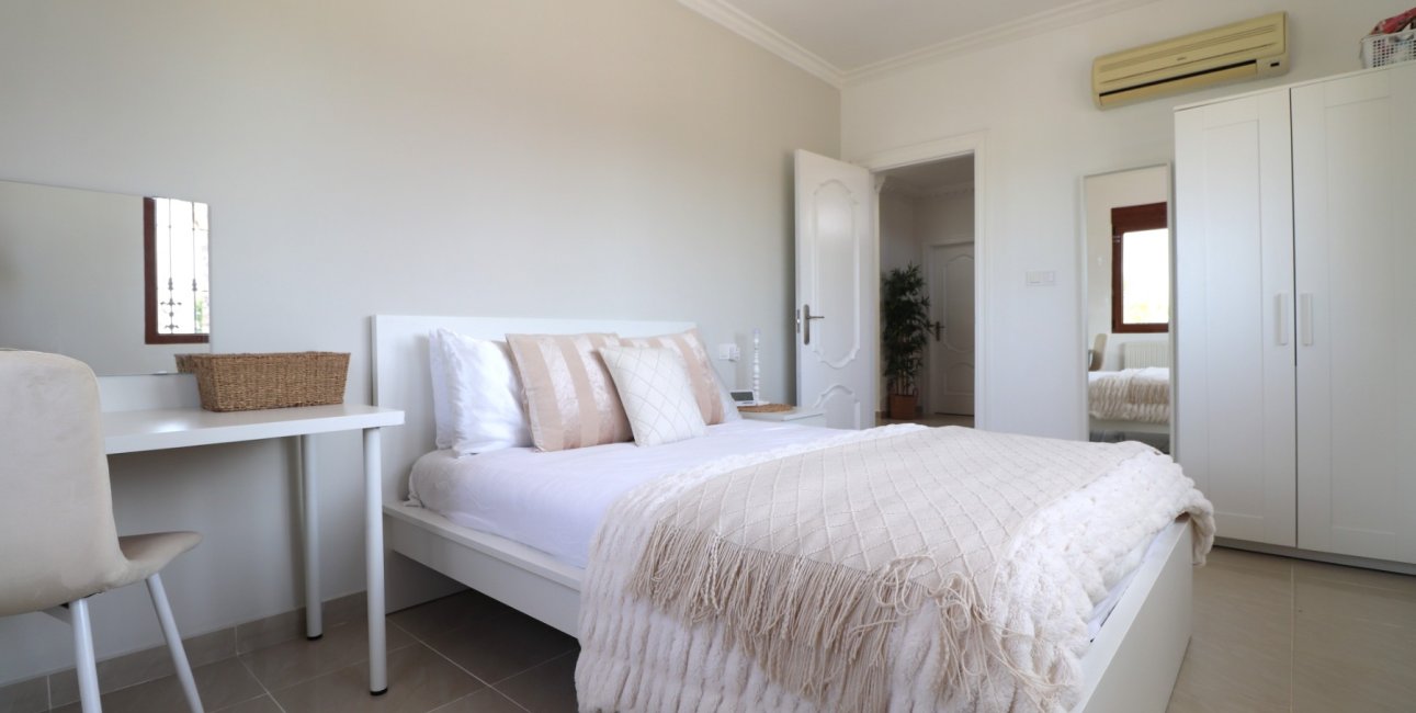 Resale - Villa -
Algorfa - Lomas de La Juliana