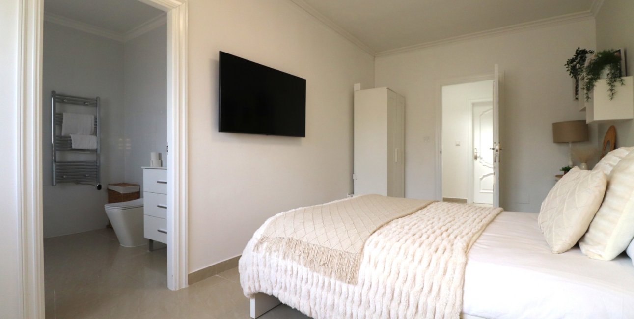 Resale - Villa -
Algorfa - Lomas de La Juliana