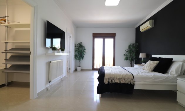 Resale - Villa -
Algorfa - Lomas de La Juliana