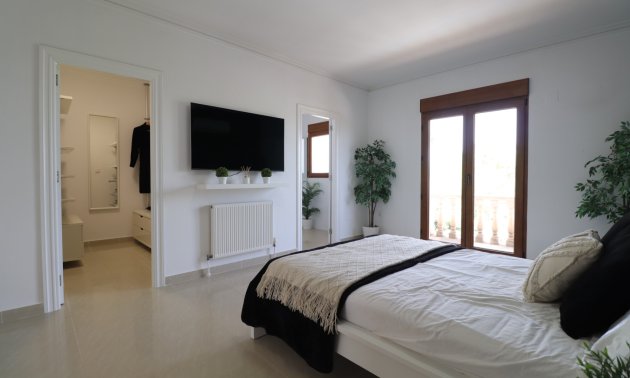 Resale - Villa -
Algorfa - Lomas de La Juliana