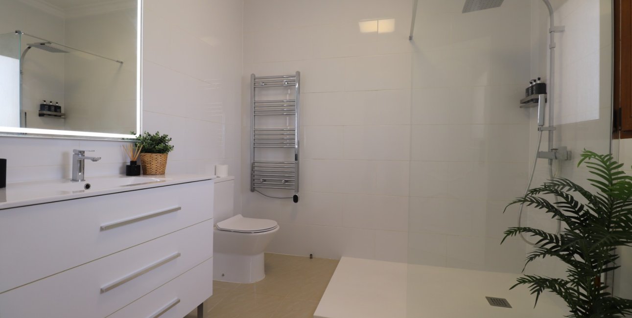 Resale - Villa -
Algorfa - Lomas de La Juliana