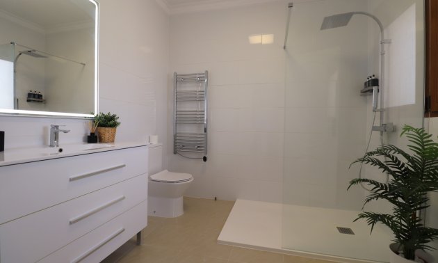 Resale - Villa -
Algorfa - Lomas de La Juliana