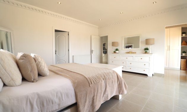 Resale - Villa -
Algorfa - Lomas de La Juliana