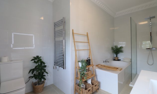 Resale - Villa -
Algorfa - Lomas de La Juliana