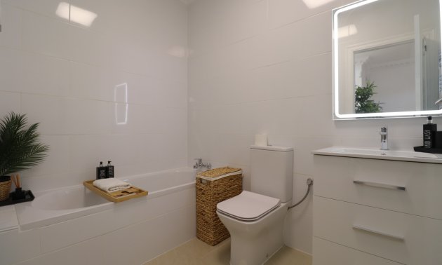 Resale - Villa -
Algorfa - Lomas de La Juliana