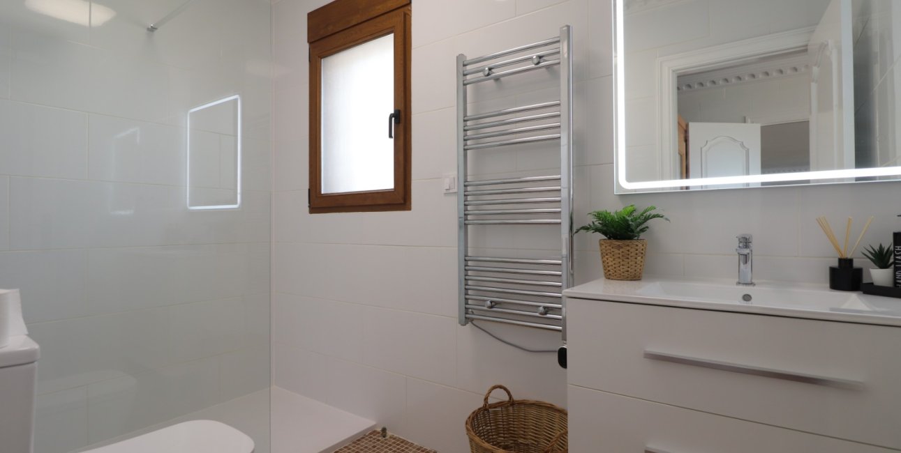 Resale - Villa -
Algorfa - Lomas de La Juliana