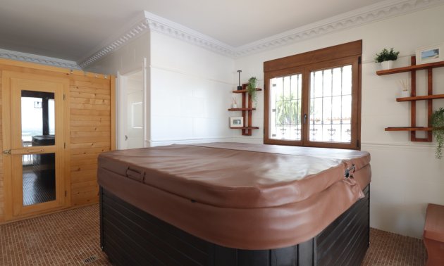 Resale - Villa -
Algorfa - Lomas de La Juliana
