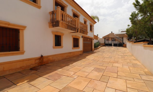 Resale - Villa -
Algorfa - Lomas de La Juliana