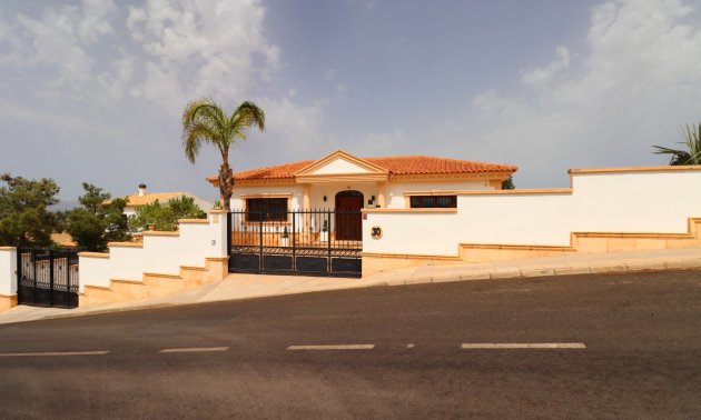 Resale - Villa -
Algorfa - Lomas de La Juliana