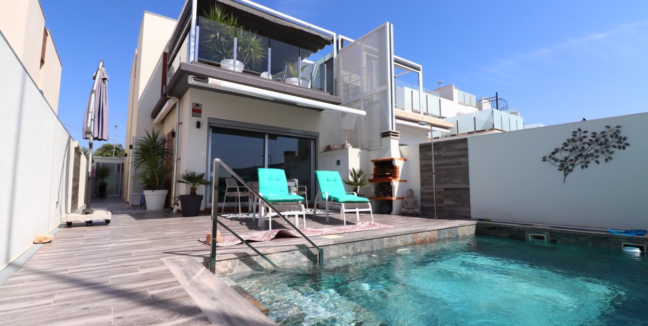 Resale - Townhouse -
Daya Vieja - Daya Vieja - Town