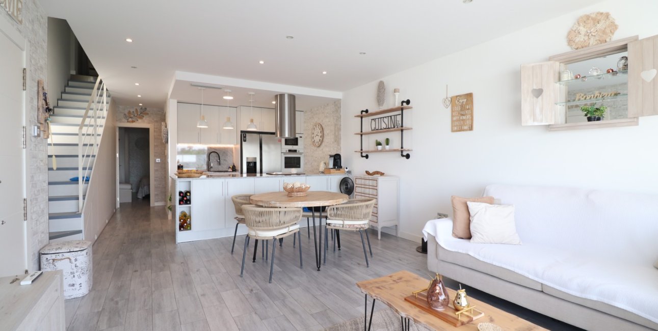 Resale - Townhouse -
Daya Vieja - Daya Vieja - Town