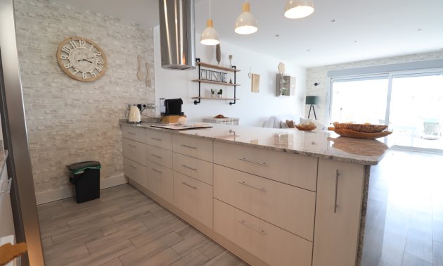 Resale - Townhouse -
Daya Vieja - Daya Vieja - Town