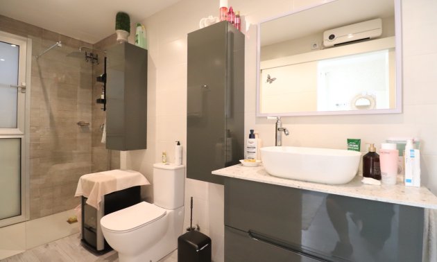 Resale - Townhouse -
Daya Vieja - Daya Vieja - Town
