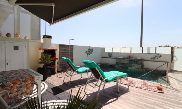 Resale - Townhouse -
Daya Vieja - Daya Vieja - Town