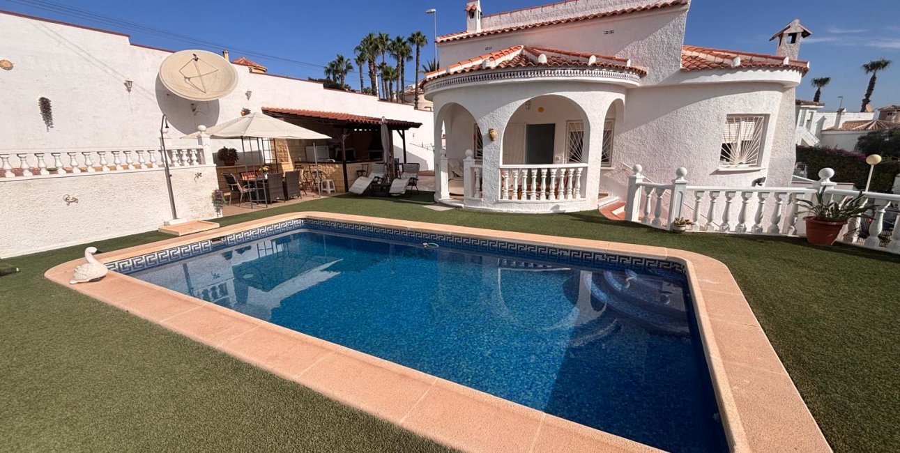 Resale - Villa -
Ciudad Quesada - La Marquesa