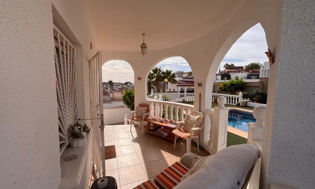 Resale - Villa -
Ciudad Quesada - La Marquesa