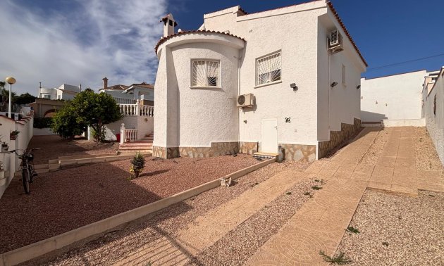 Resale - Villa -
Ciudad Quesada - La Marquesa