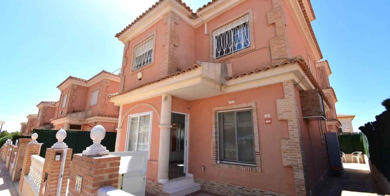 Resale - Villa -
Orihuela Costa - Playa Flamenca