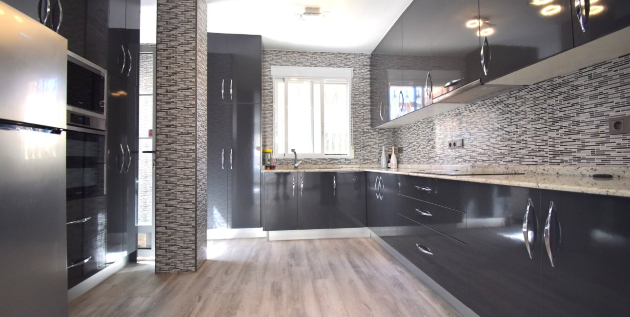 Resale - Villa -
Orihuela Costa - Playa Flamenca