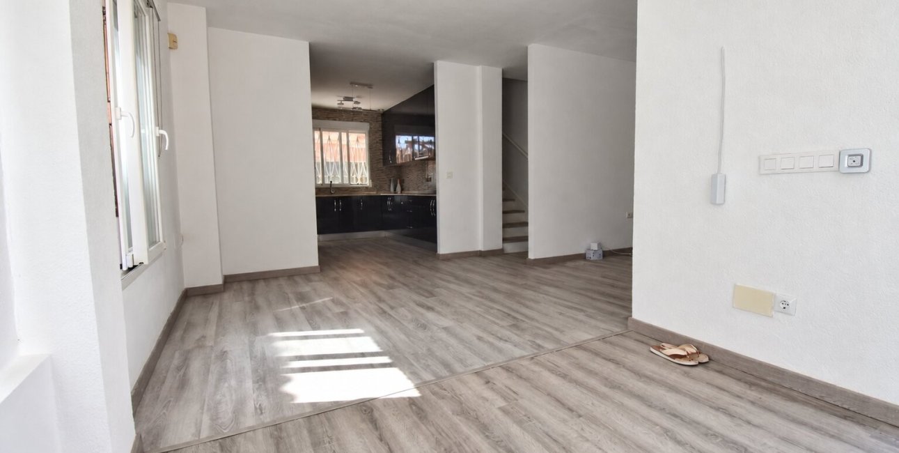 Resale - Villa -
Orihuela Costa - Playa Flamenca