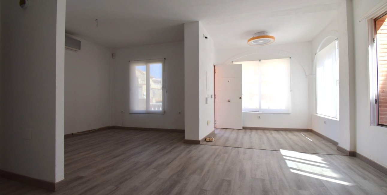 Resale - Villa -
Orihuela Costa - Playa Flamenca