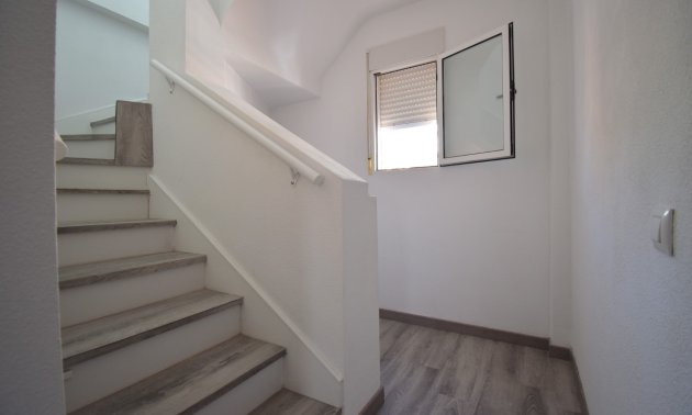 Resale - Villa -
Orihuela Costa - Playa Flamenca