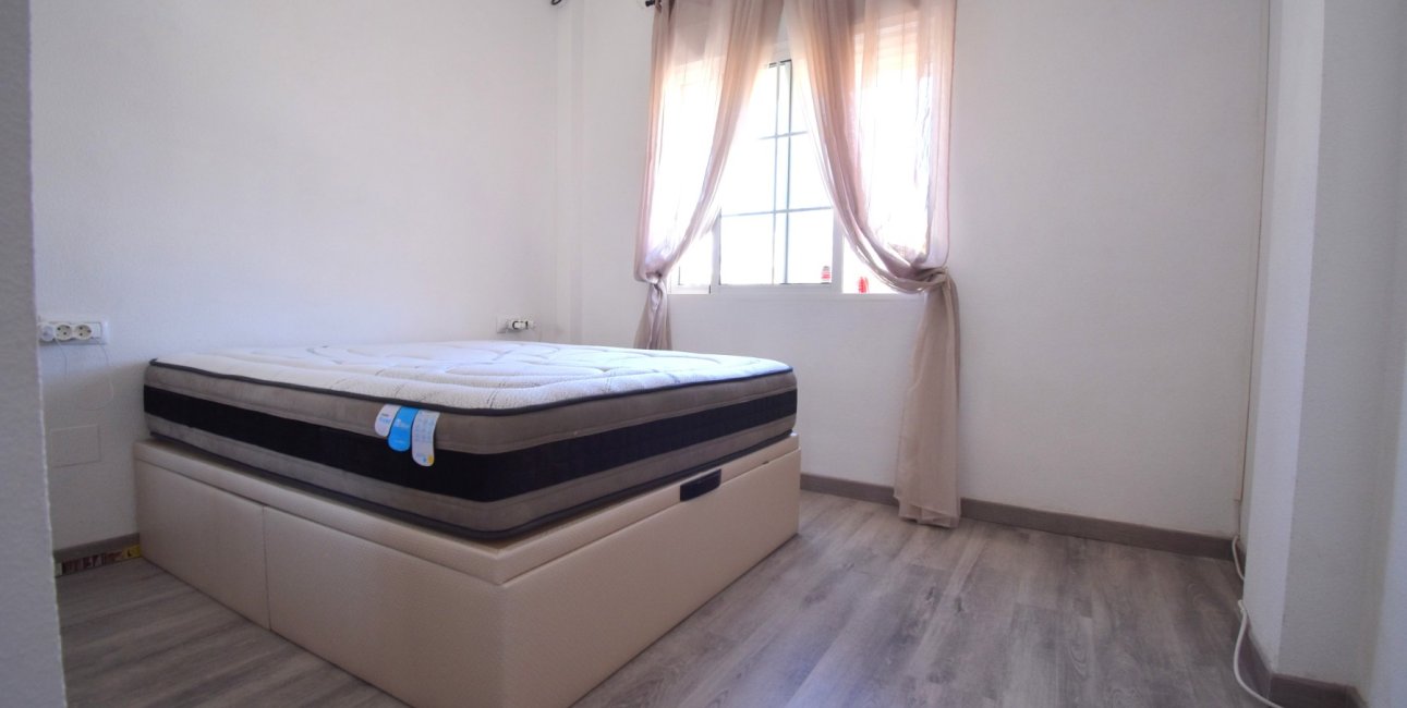 Resale - Villa -
Orihuela Costa - Playa Flamenca