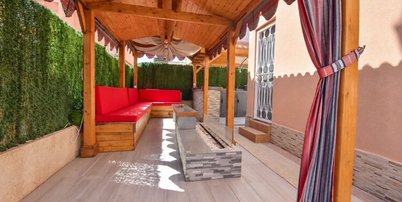 Resale - Villa -
Orihuela Costa - Playa Flamenca