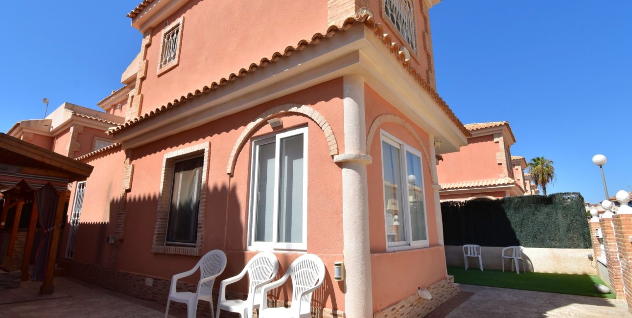 Resale - Villa -
Orihuela Costa - Playa Flamenca