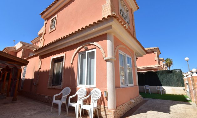 Resale - Villa -
Orihuela Costa - Playa Flamenca