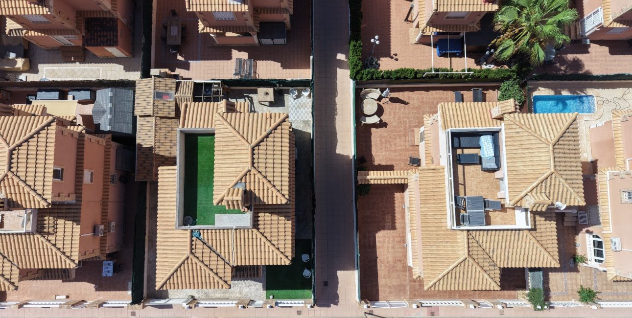 Resale - Villa -
Orihuela Costa - Playa Flamenca