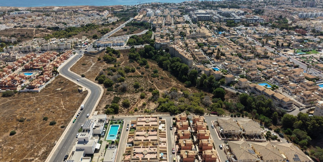 Resale - Villa -
Orihuela Costa - Playa Flamenca